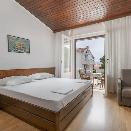Matija Casa de hóspedes Baška Voda